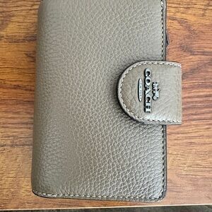 Coach Medium Corner Zip Wallet